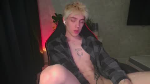 Snapshot of abslut chatting on 7, 10, 2025 Nick online show from 7, 10, 2025