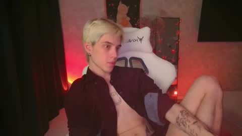 Snapshot of abslut chatting on 24, 10, 2025 Nick online show from 24, 10, 2025