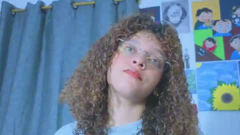 Snapshot of ada_gales_ chatting on 18, 7, 2026 Isa online show from 18, 7, 2026