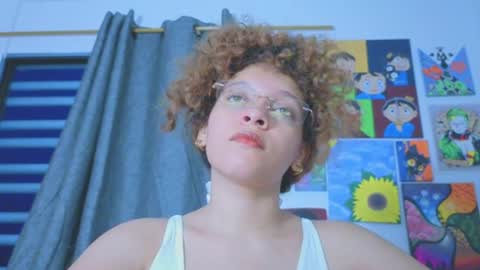 Snapshot of ada_gales_ chatting on 19, 7, 2026 Isa online show from 19, 7, 2026