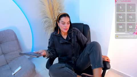 Snapshot of ada_monroe10 chatting on 19, 9, 2025 online show from 19, 9, 2025