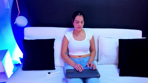    online show from 27, 3, 2026