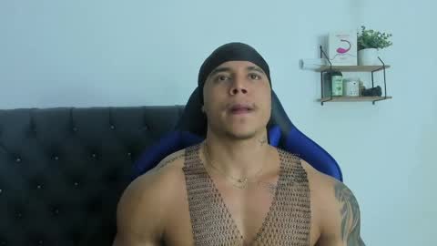 adam boss online show from 16, 4, 2026