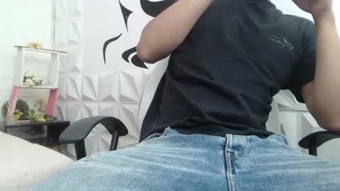 Snapshot of adam_evehotroom chatting on 23, 1, 2025 adam_evehotroom online show from 23, 1, 2025