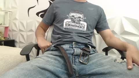 Snapshot of adam_evehotroom chatting on 5, 2, 2025 adam_evehotroom online show from 5, 2, 2025