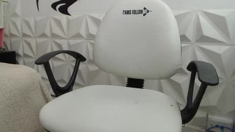 Snapshot of adam_evehotroom chatting on 5, 2, 2025 adam_evehotroom online show from 5, 2, 2025