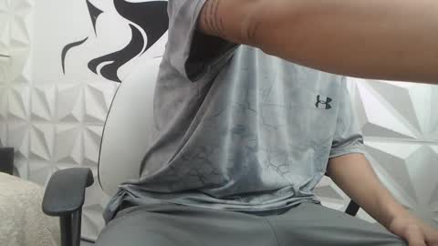 Snapshot of adam_evehotroom chatting on 8, 2, 2025 adam_evehotroom online show from 8, 2, 2025