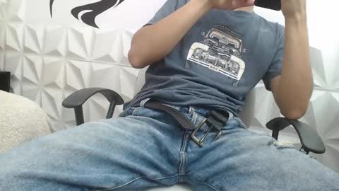 Snapshot of adam_evehotroom chatting on 17, 2, 2025 adam_evehotroom online show from 17, 2, 2025