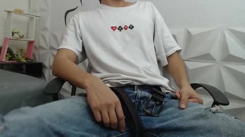 Snapshot of adam_evehotroom chatting on 1, 3, 2025 adam_evehotroom online show from 1, 3, 2025