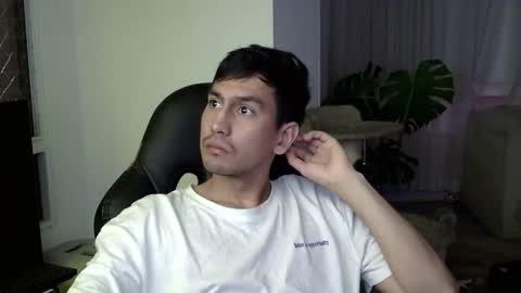 Snapshot of adam_evehotroom chatting on 11, 10, 2025 adam_evehotroom online show from 11, 10, 2025
