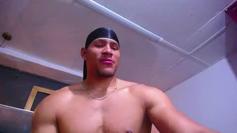 Snapshot of adam_fit19cm chatting on 7, 7, 2026 adam_fit19cm online show from 7, 7, 2026