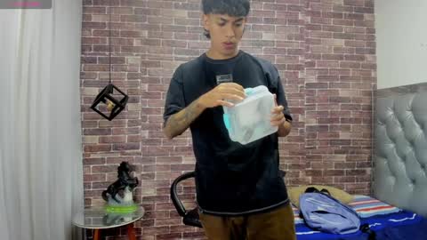 Snapshot of adamcoox chatting on 28, 12, 2024 Adam online show from 28, 12, 2024