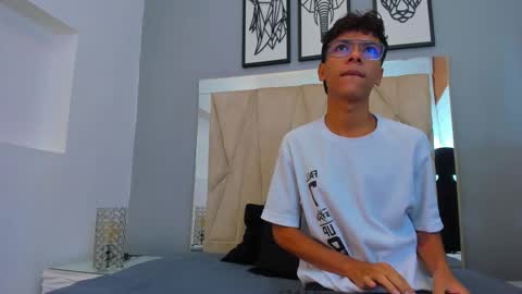 Snapshot of adams_bobby chatting on 13, 11, 2025 Adams Bobby online show from 13, 11, 2025