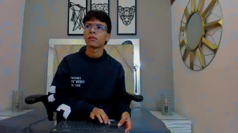 Snapshot of adams_bobby chatting on 20, 11, 2025 Adams Bobby online show from 20, 11, 2025