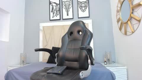 Snapshot of adams_bobby chatting on 25, 11, 2025 Adams Bobby online show from 25, 11, 2025