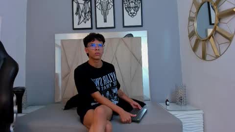 Snapshot of adams_bobby chatting on 3, 12, 2025 Adams Bobby online show from 3, 12, 2025