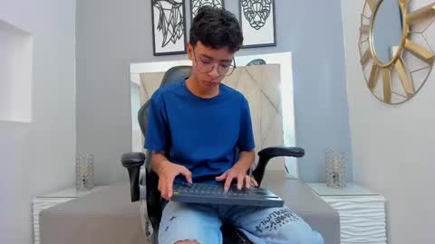 Adams Bobby online show from 8, 1, 2026