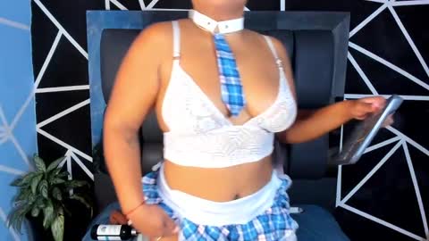 Cloe Adams  online show from 4, 3, 2025