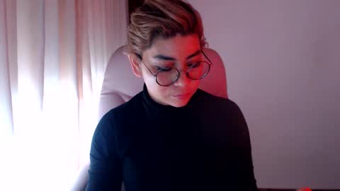Snapshot of adan_romanoff chatting on 10, 5, 2026 adan_romanoff online show from 10, 5, 2026