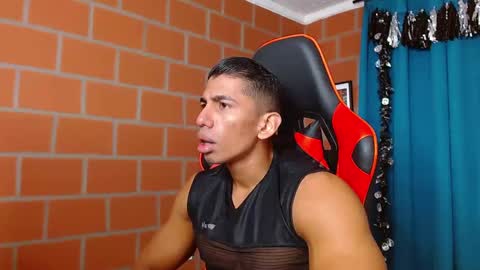 Adan Sin online show from 4, 12, 2024