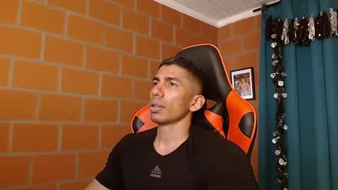 Adan Sin online show from 6, 1, 2025