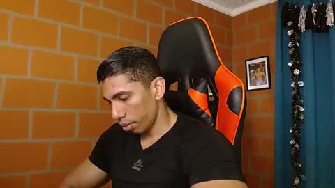 Adan Sin online show from 23, 1, 2025