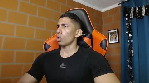 Adan Sin online show from 17, 2, 2025