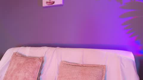  Adara Johnson  online show from 13, 4, 2026