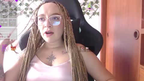 Snapshot of adaraah_ chatting on 14, 12, 2025 adaraah online show from 14, 12, 2025