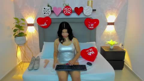 Snapshot of adarna13_ chatting on 15, 2, 2025 A D A R N A online show from 15, 2, 2025
