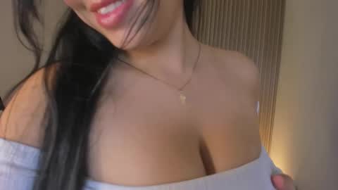 Snapshot of adarna13_ chatting on 4, 2, 2026 A D A R N A online show from 4, 2, 2026