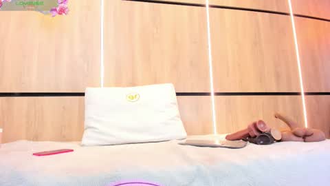 adela chase online show from 18, 12, 2025