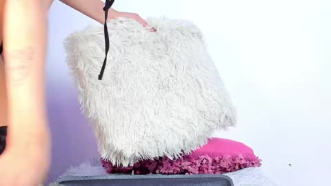 Adela Rangel START Mon to Sat from 3pm - 9pm COL time online show from 19, 1, 2025