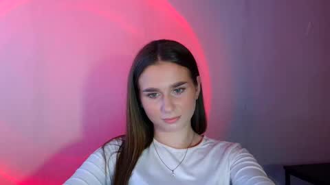 Adele Amore online show from 5, 3, 2025