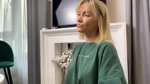 Adele Nick online show from 10, 9, 2025