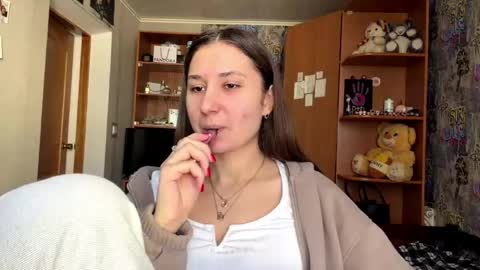 Poly online show from 15, 4, 2026