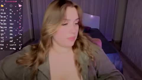 Snapshot of adelynnn chatting on 16, 9, 2025 Ada online show from 16, 9, 2025