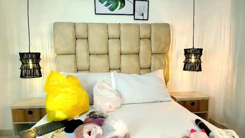 Snapshot of adharasmithh chatting on 1, 12, 2025 AdharaSmithh online show from 1, 12, 2025