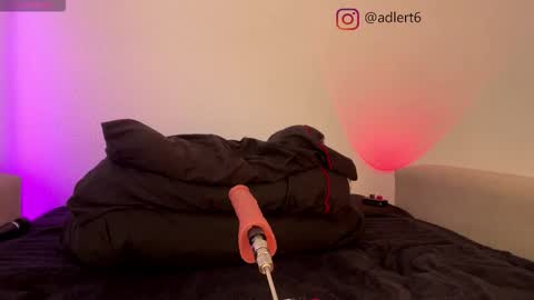 Snapshot of adler800354 chatting on 18, 12, 2025 adler online show from 18, 12, 2025