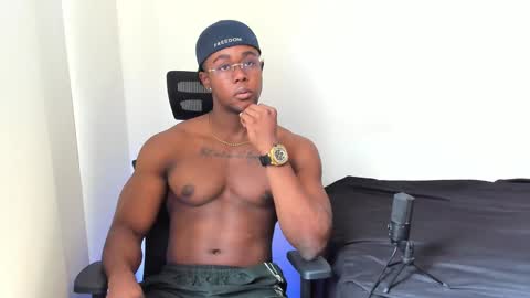 Snapshot of adonisknigh chatting on 5, 2, 2025 Adonis Knight online show from 5, 2, 2025