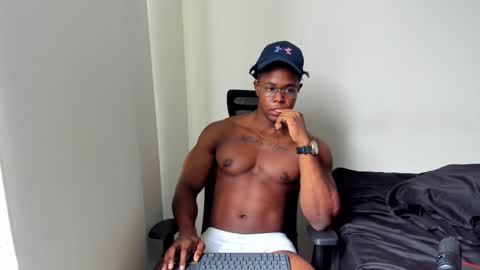 Snapshot of adonisknigh chatting on 5, 2, 2025 Adonis Knight online show from 5, 2, 2025