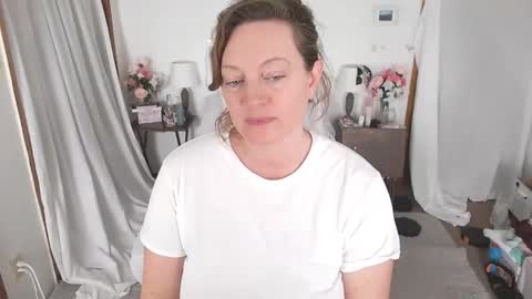 Snapshot of adorable22 chatting on 27, 5, 2026 adorable22 online show from 27, 5, 2026