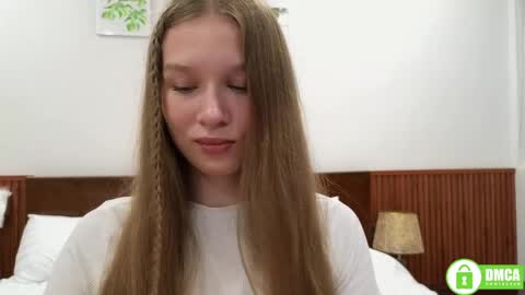Snapshot of adorielle chatting on 15, 4, 2026 Lia online show from 15, 4, 2026