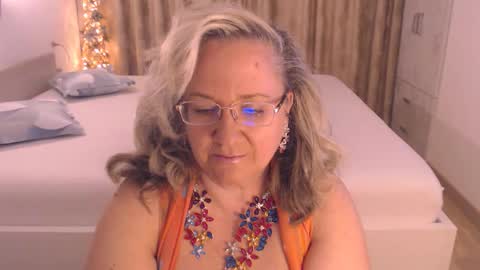 Snapshot of adrena_ chatting on 28, 4, 2026 Cryna online show from 28, 4, 2026
