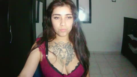 Snapshot of adri_gomez1 chatting on 23, 11, 2025 online show from 23, 11, 2025