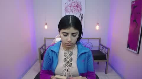 Snapshot of adri_gomez_1 chatting on 23, 6, 2026 Adri online show from 23, 6, 2026