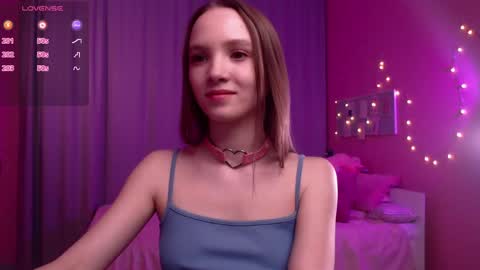 Snapshot of adria_arjona chatting on 24, 4, 2026 Eva online show from 24, 4, 2026