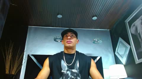 Snapshot of adrian_rae chatting on 14, 12, 2024   online show from 14, 12, 2024