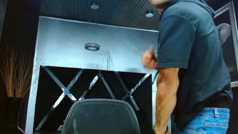 Snapshot of adrian_rae chatting on 17, 12, 2024   online show from 17, 12, 2024