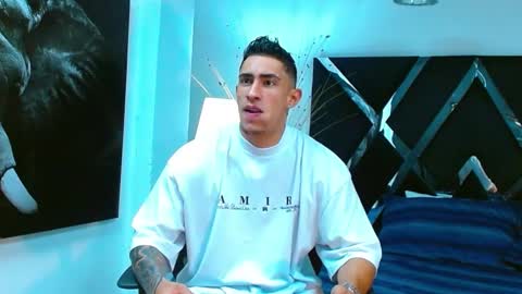 Snapshot of adrian_rae chatting on 5, 3, 2025   online show from 5, 3, 2025